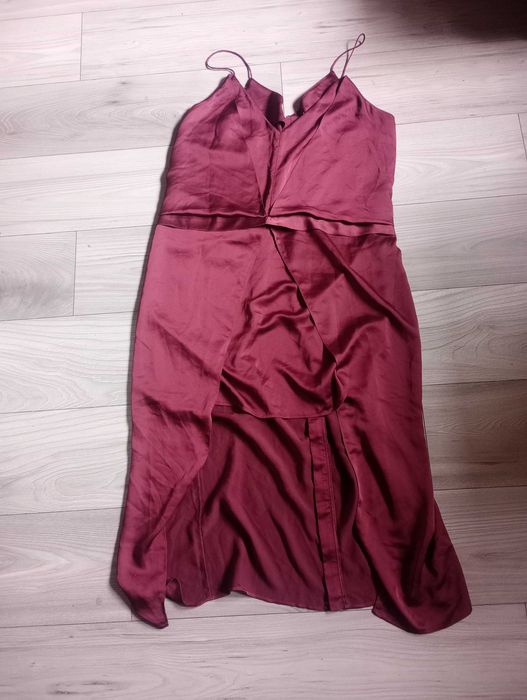 Piękna satynowa sukienka  zip ASOS 46