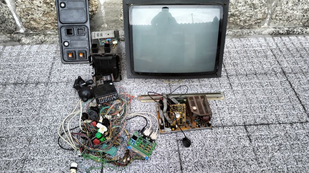 Crt e Material arcade