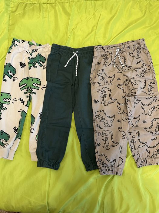 Продам штани на хлопчика  3 -5 років