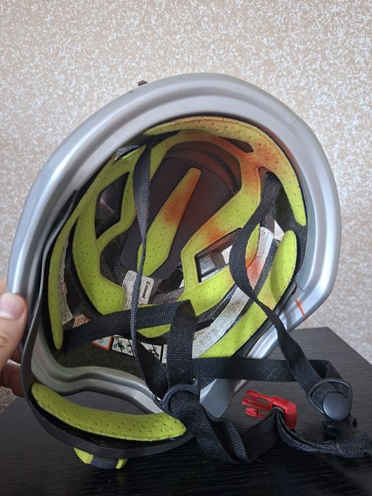 Kask rowerowy dla dziecka 53-57 cm.