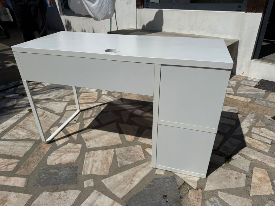 Secretária branca IKEA