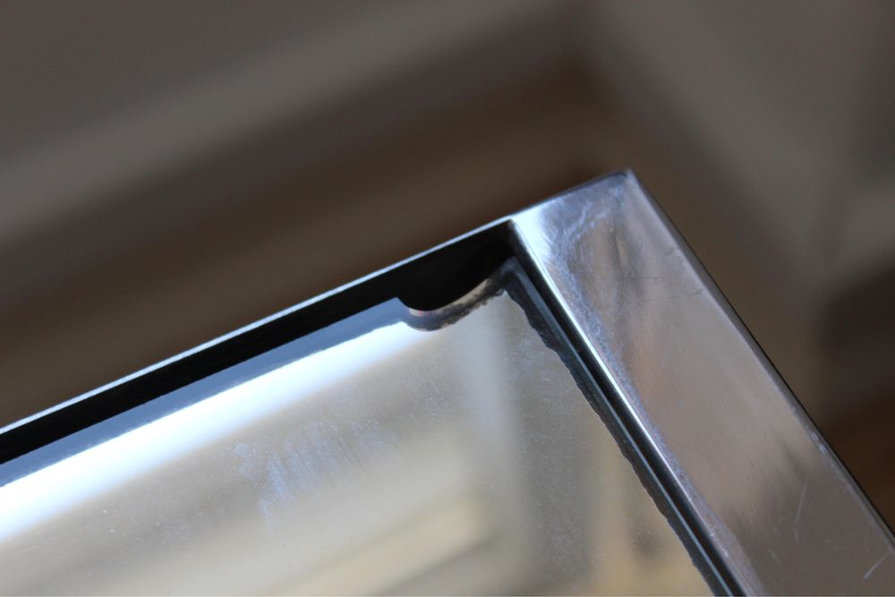 Consola em cromado da mítica Octogono