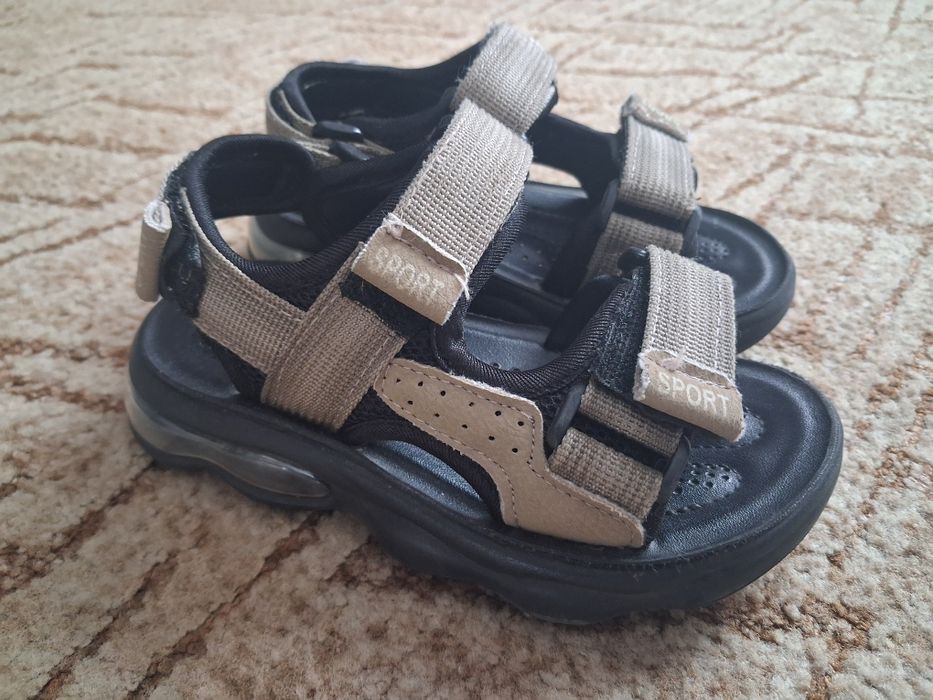 Дитячі босоніжки