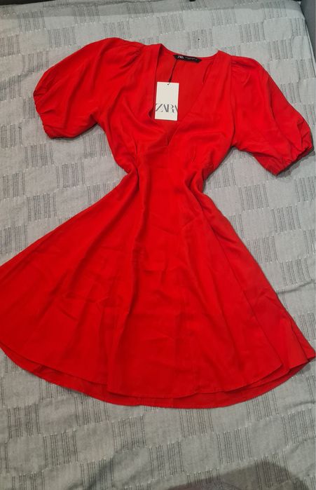 Czerwona sukienka z wiskozy i lnu