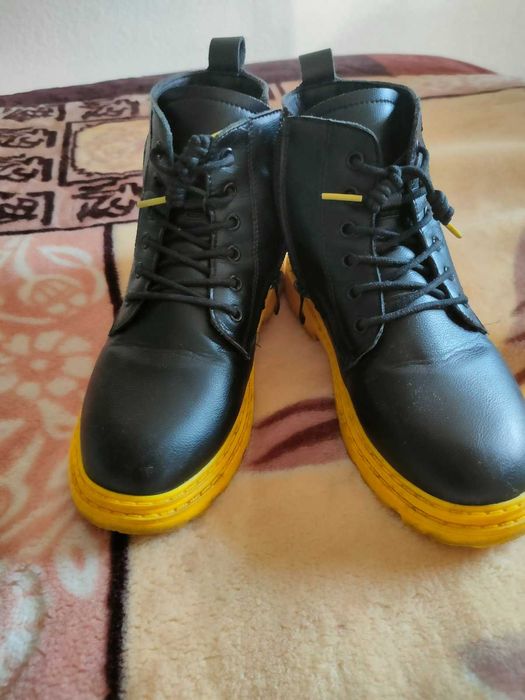 Ботінки для дівчинки