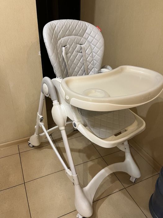 Стільчик для годування