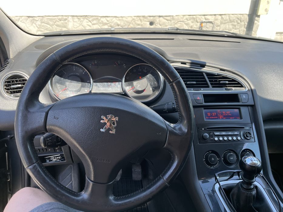 Peugeot 5008 1.6 дизель 2012 рік