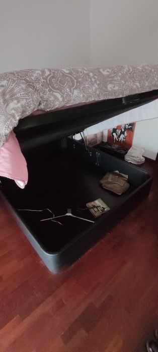Sommier com estrado elevatório e colchão Molaflex
