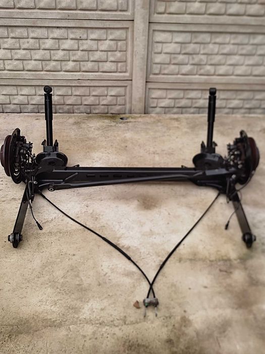 TRAFIC VIVARO 19r NISSAN NV300 primaster oś tylna belka zaciski piasty