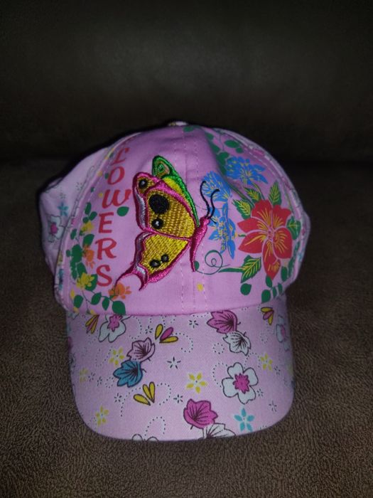 Кепка р.50 на резинці для дівчинки нова