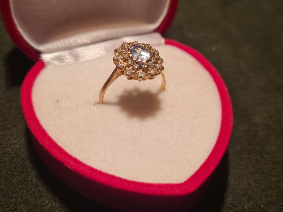 Złoty pierścionek od Lombardia Katowice