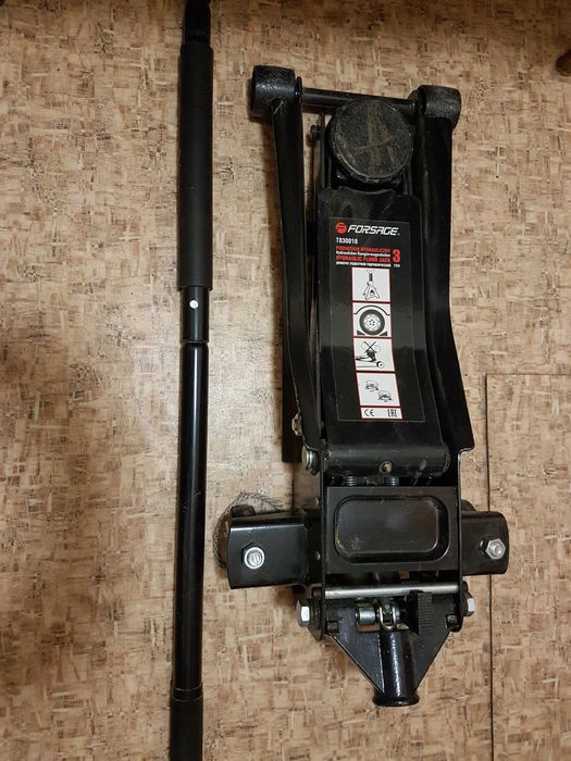 Домкрат гідравлічний (3 тони).