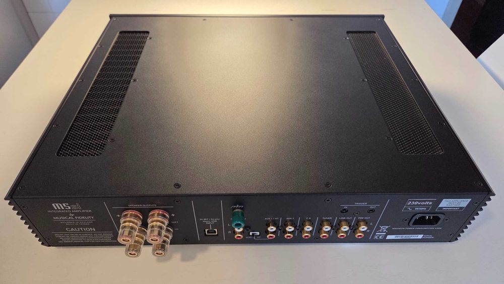 Musical Fidelity M5si – Amplificador Integrado Dual Mono (Como Novo)