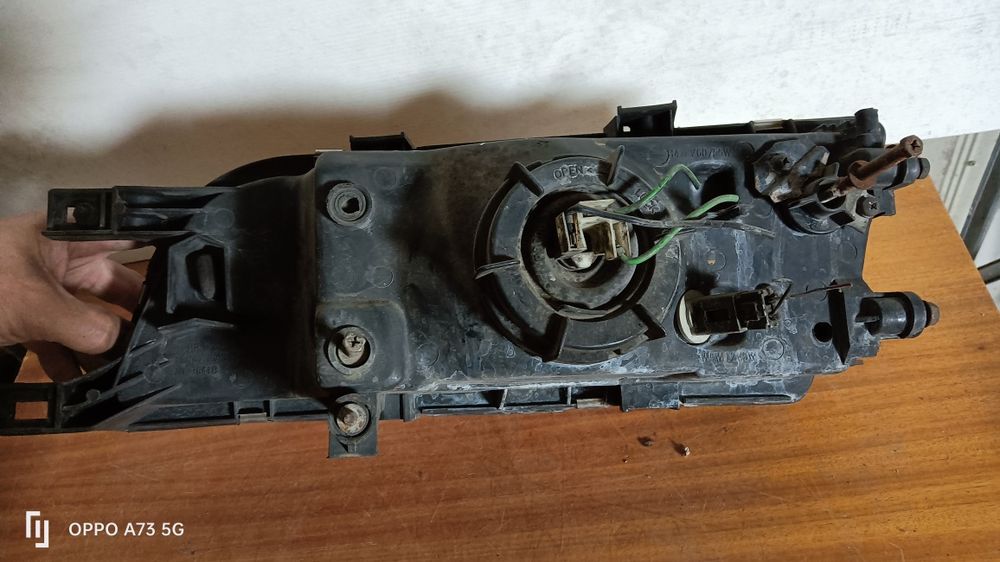 Farol Nissan Almera ótica 1998 direita