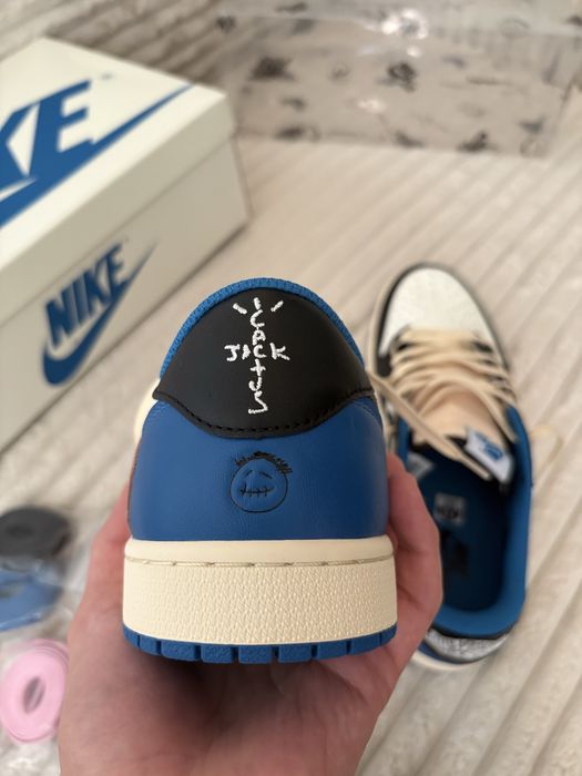 Jordan 1 Low Travis Scott x Fragment