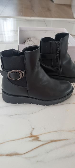 Nowe skórzane ocieplane botki 38