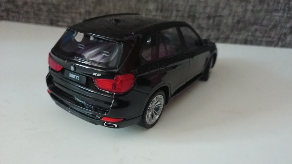 Модель BMW X5 1:24