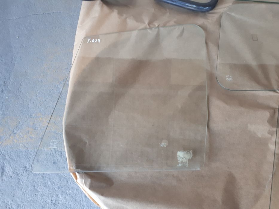 Lote de peças Citroen dyane 6 vidros das portas