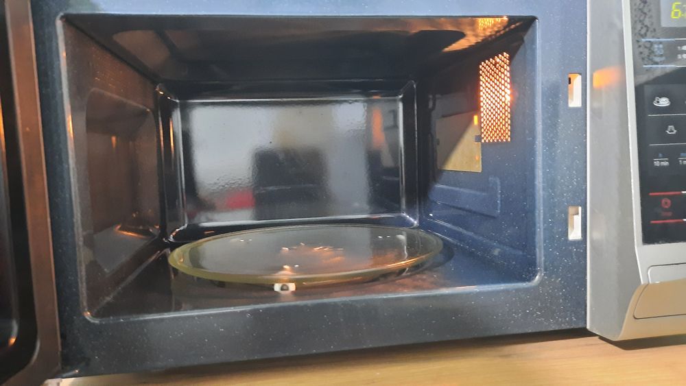 Mikrofala Samsung ME732K