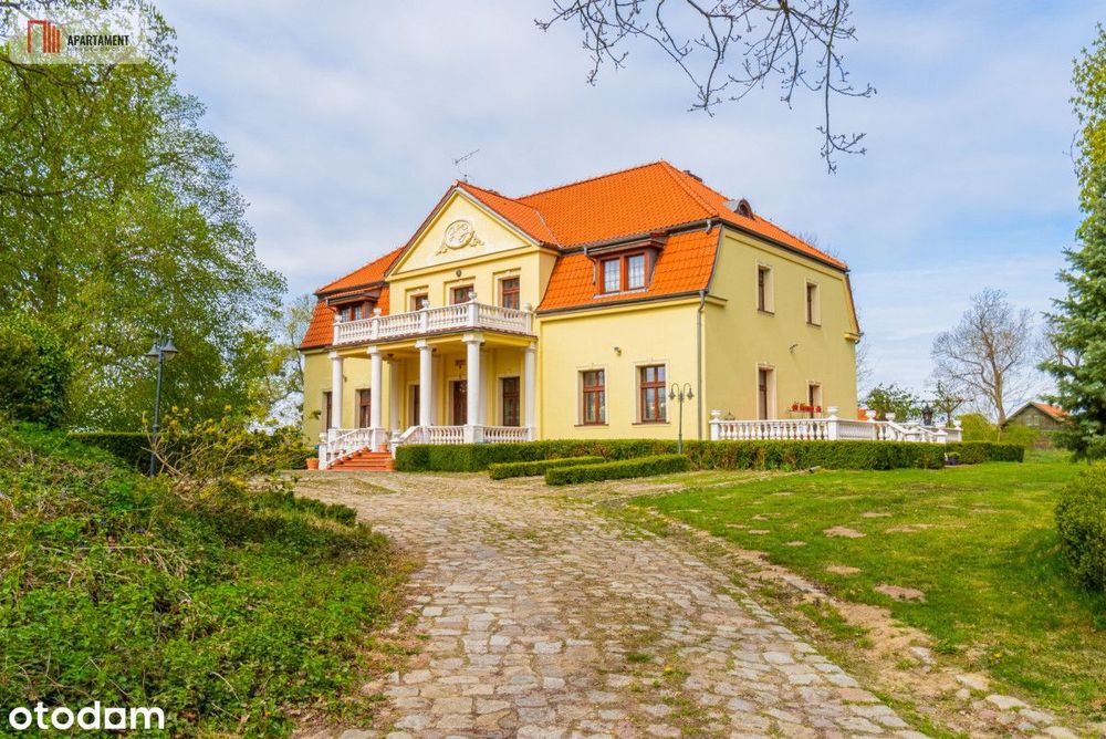 Piękny dwór z parkiem i stawem – 3,34 ha
