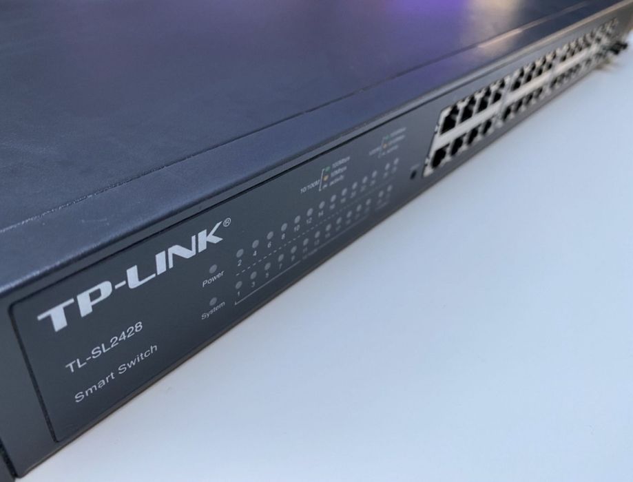 TP-LINK TL-SL2428 Smart Switch 24+4 — przełącznik używany