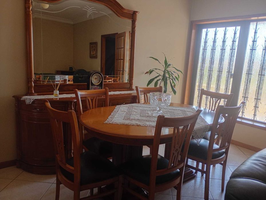 Conjunto Sala de Jantar - Madeira maciça