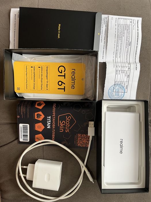 Realme GT 6T на 12/256gb мощный игровой