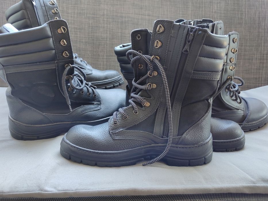 Buty wojskowe sznurowane i na zamek