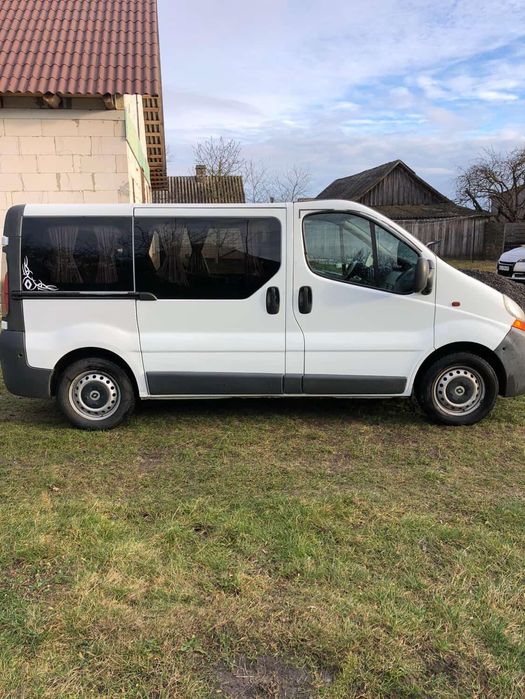Продам автомобіль Renault Trafic