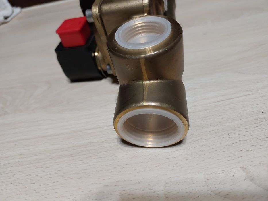 Elektrozawór dwucewkowy