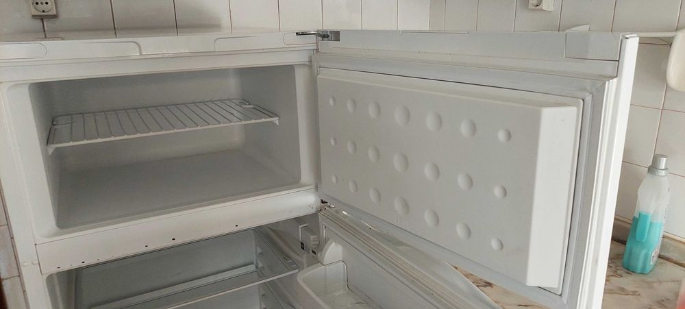 Vende-se frigorifico indesit