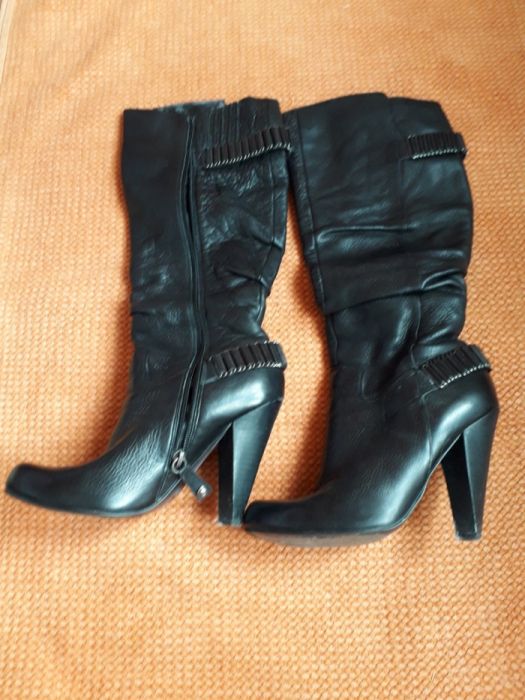 Botas Guess em pele