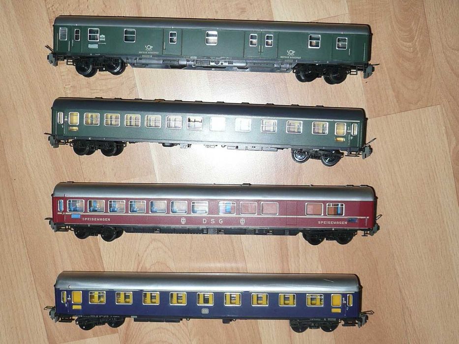 Wagony  H0 Trix Rocco