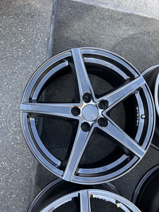 5/114.3 R18 Alutec диски