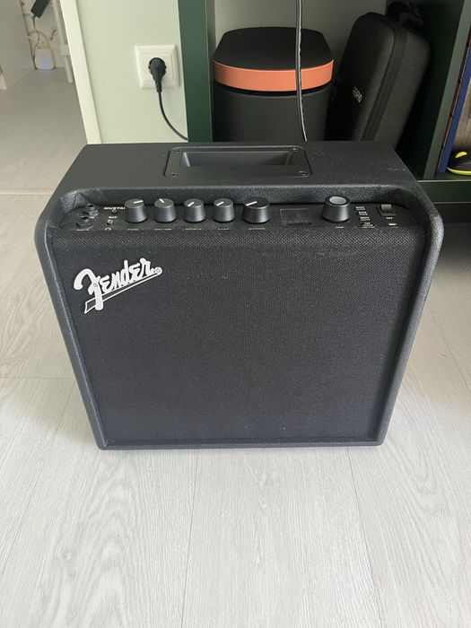 Fender Mustang LT25 Amplificador