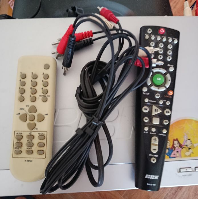 "Відео двійка" TV+DVD з пультами