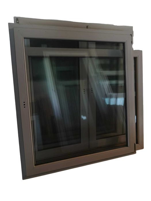 Niemieckie, używane okno PCV 135 x 140 cm Skład Okien Nowych/Używanych
