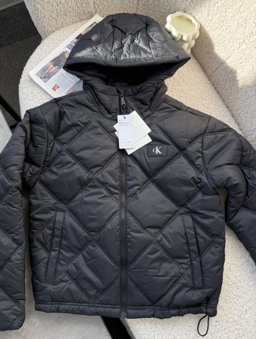 Курточка Calvin Klein оригінал р XS, S чорна, бордова