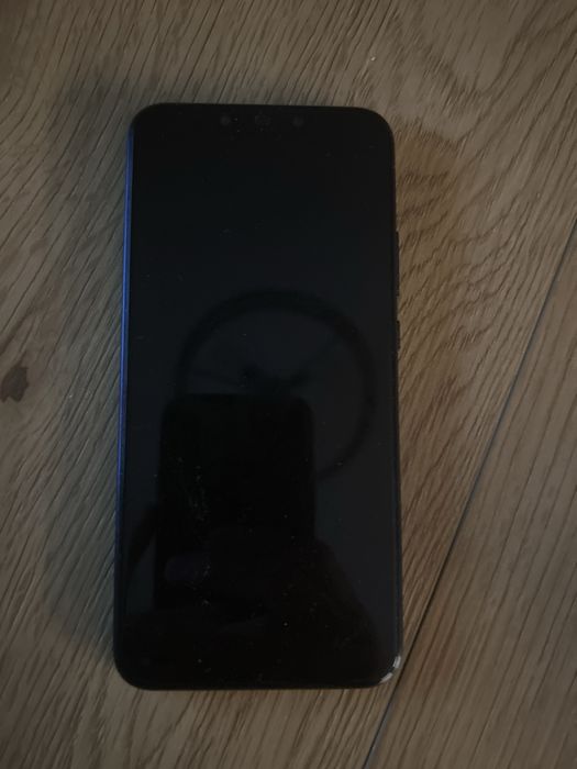 Huawei Mate 20 Lite.