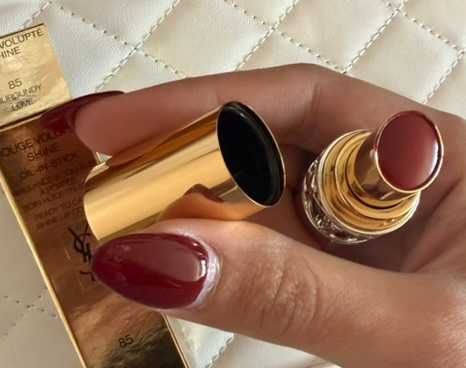 Batom Yves Saint Laurent Rouge Volupté Shine Oil-in-Stick nº85