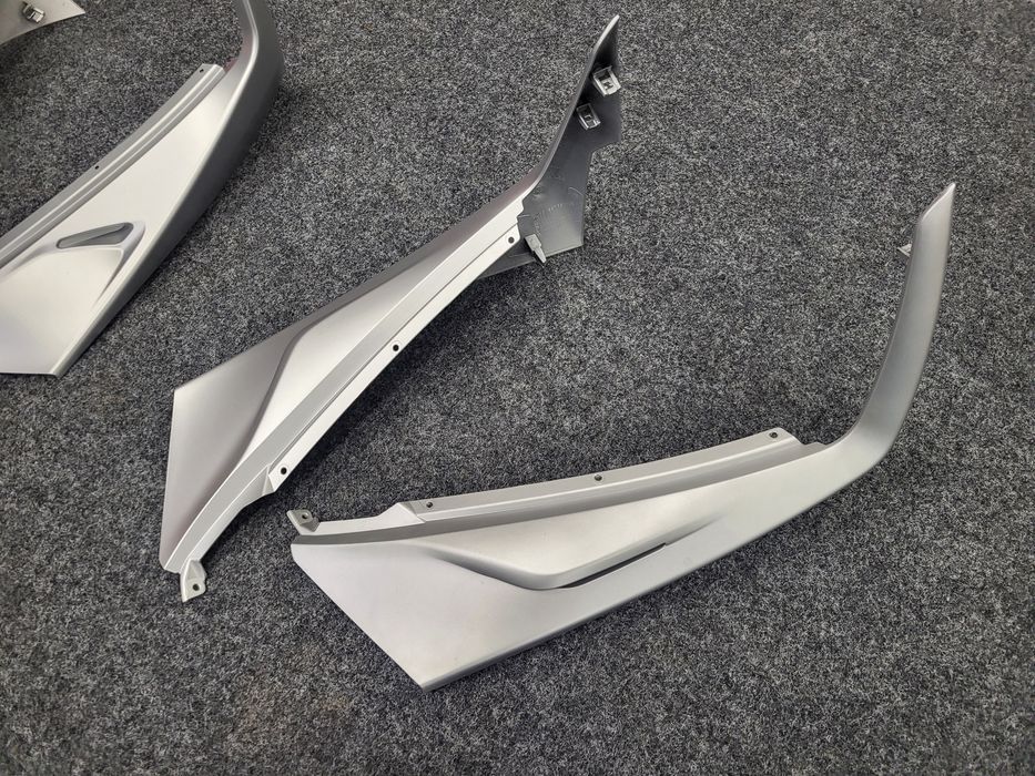 Piaggio Medley 125 wypełnienie czasza owiewka hokej pług boczek