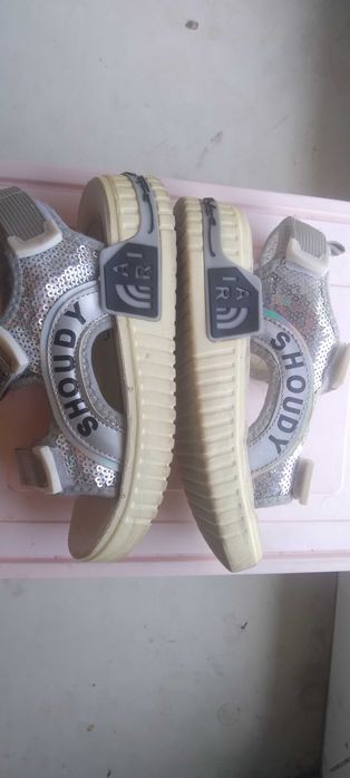 Босоножки для девочки