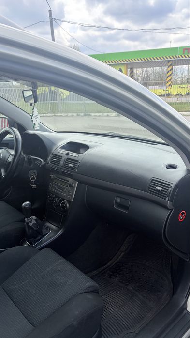 Toyota Avensis 2.0 дизель в гарному стані