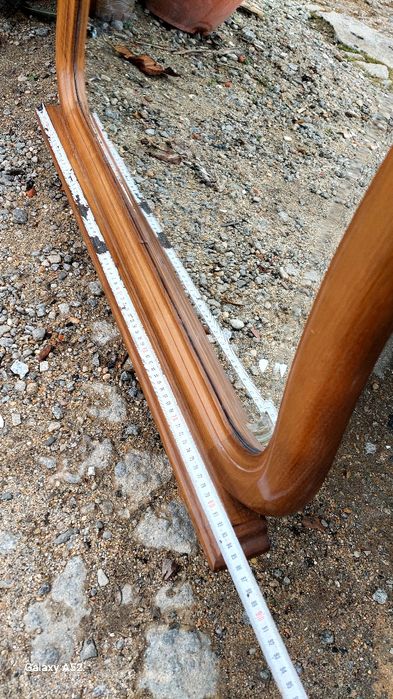 Espelho em madeira macissa