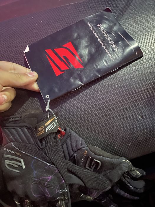 Luvas para moto novas