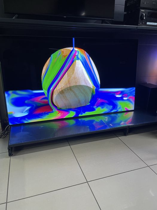 77’ LG OLED77G2. Gallery.