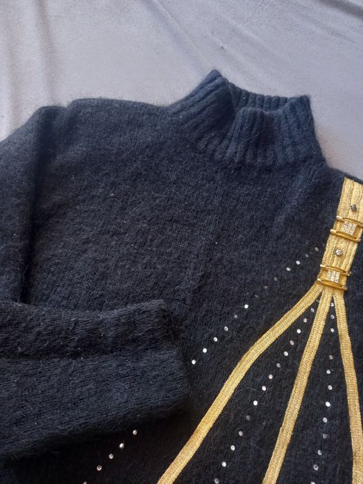 Жіночий светр шерстяний