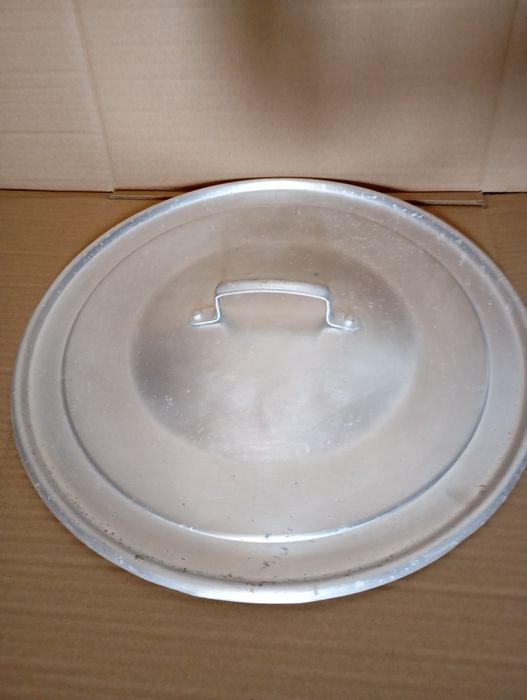 Продам кришку до каструлі 40л  алюмінієва ще колишня