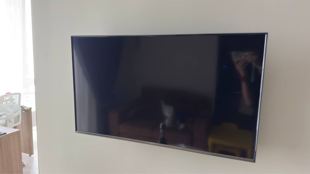 Продам телевизор Samsung UE40J5500AU (40”, Smart TV, Full HD)