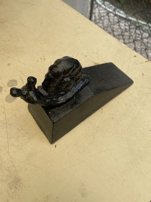 Batente de porta decorativo em metal